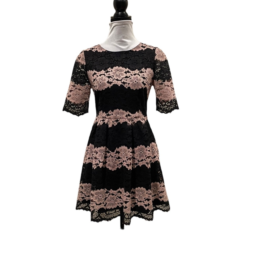 FRNCH black & blush lace Aline shortsleeved mini formal party dress size medium
